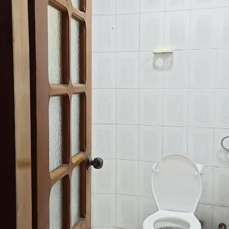 Royal 3 Hostel