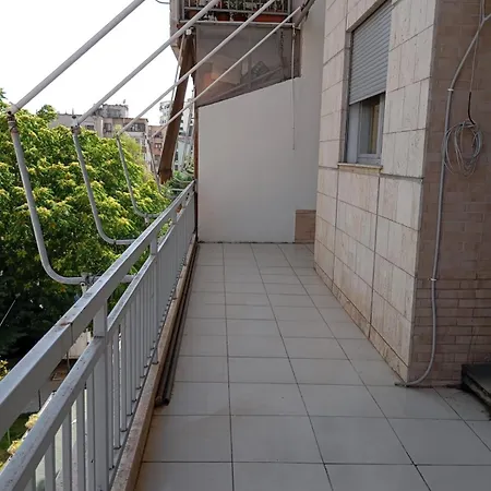 Guest house Royal 3 Opposite Nalu Bar