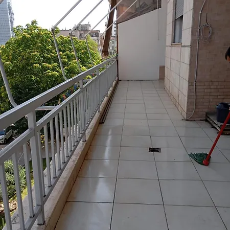 Royal 3 Opposite Nalu Bar Pensionat *