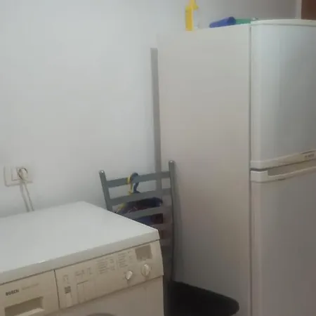 Guest house Royal 3 Opposite Nalu Bar *