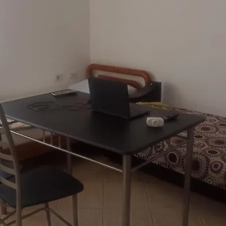 Royal 3 Opposite Nalu Bar Guest house Tirana