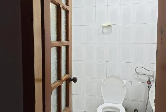 Royal 3 Opposite Nalu Bar Gasthof