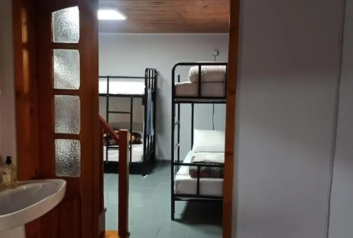 ROYAL 3 Hostel Opposite NALU BAR